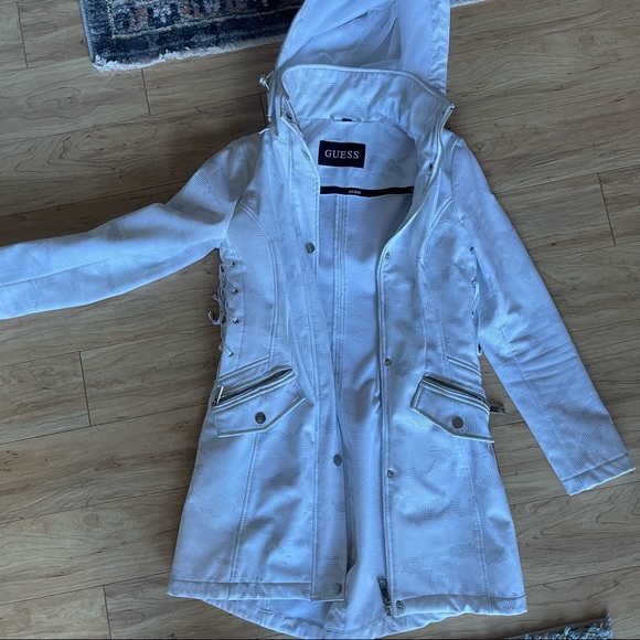 Guess White Jacket - Picture 1 of 8